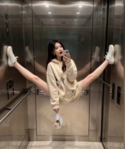 图片[2]-【2024.11.22】AI生成电梯一字马美女制作教程，条条流量上万，别再在外面被割韭菜了，全流程实操百度网盘免费下载-芽米宝库